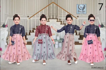 فستان بناتي روووعة والمقاسات من سنتين الا 10 سنوات السعر 20 ألف ريال يمني