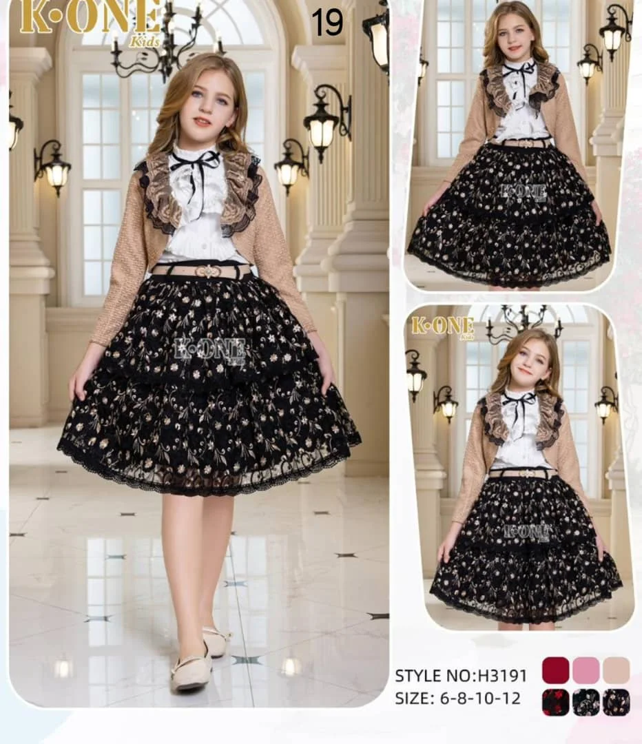 فستان بناتي روووعة جدآ وفخم المقاسات من سنتين الا 14 سنة السعر 36000 ألف ريال عدن