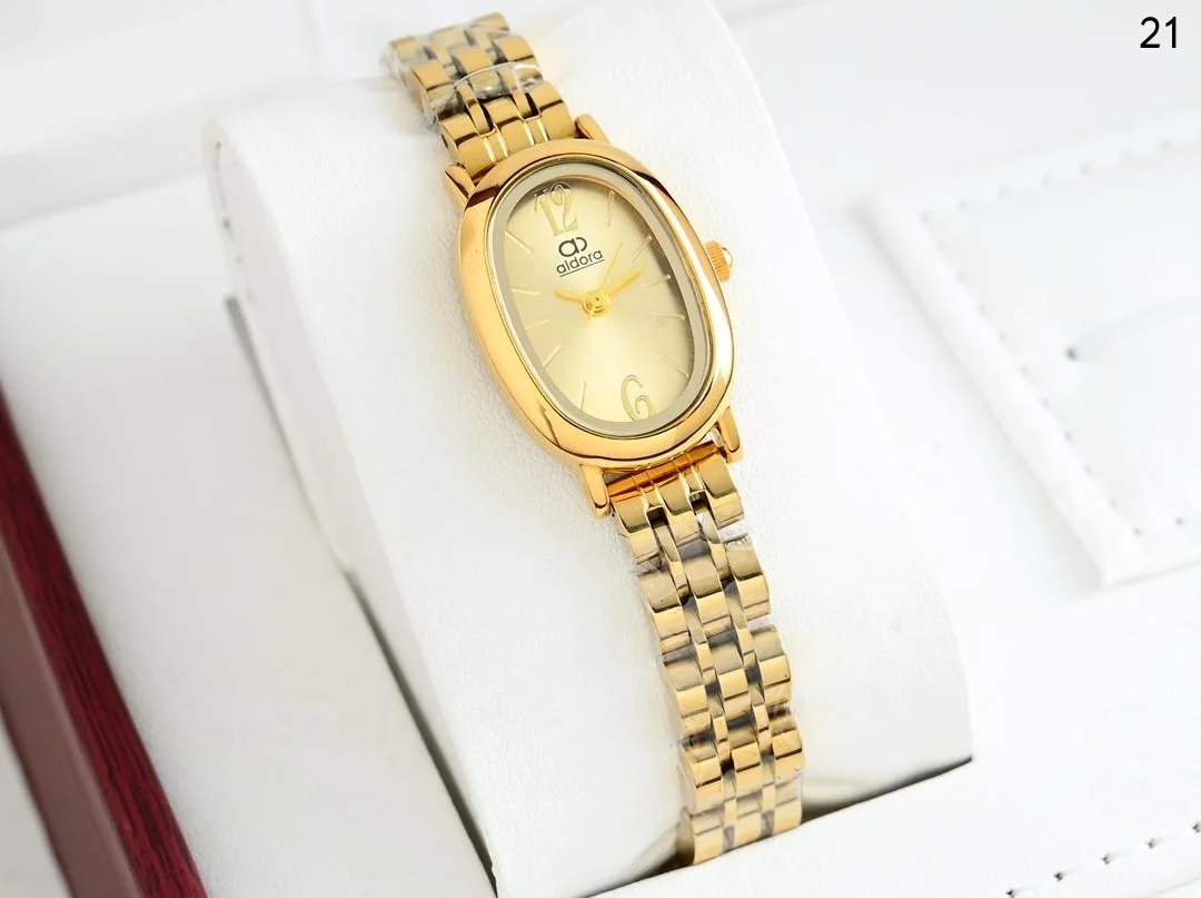 ساعة نسائي الدورا ابااشكالها الرهيبه والجذابه اشكال الماركات الانيقه بااحلا السعر 18000 ريال يمني عدن ⚡ فثط