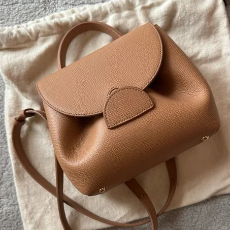 Belora Bag                                                                                                                                                          Signature d'élégance