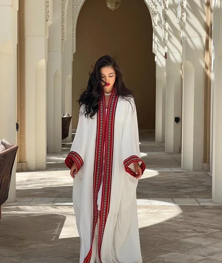 ملابس نسائية