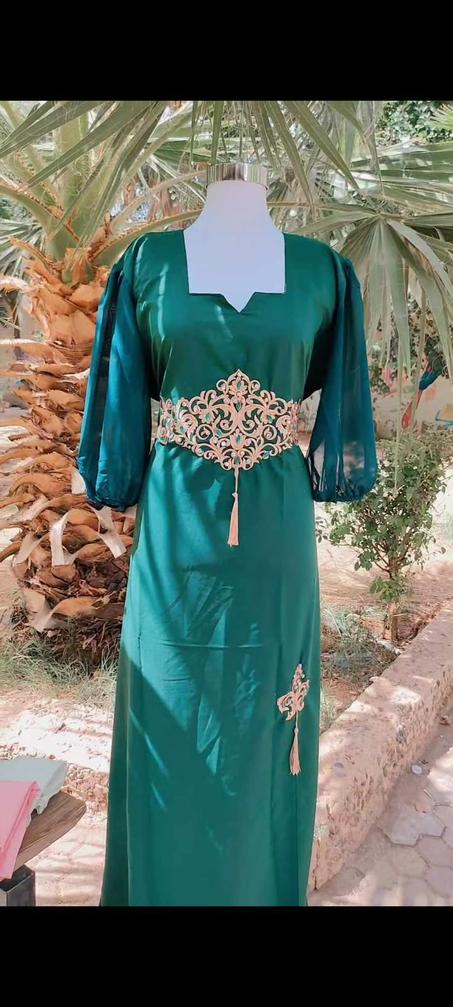 روب تقليدي فاخر
