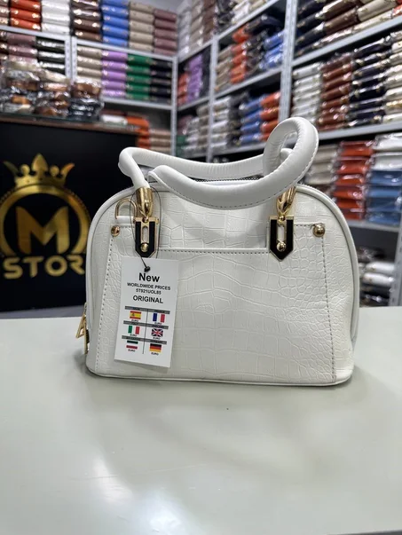 👜 شنطة أنيقة وعصرية