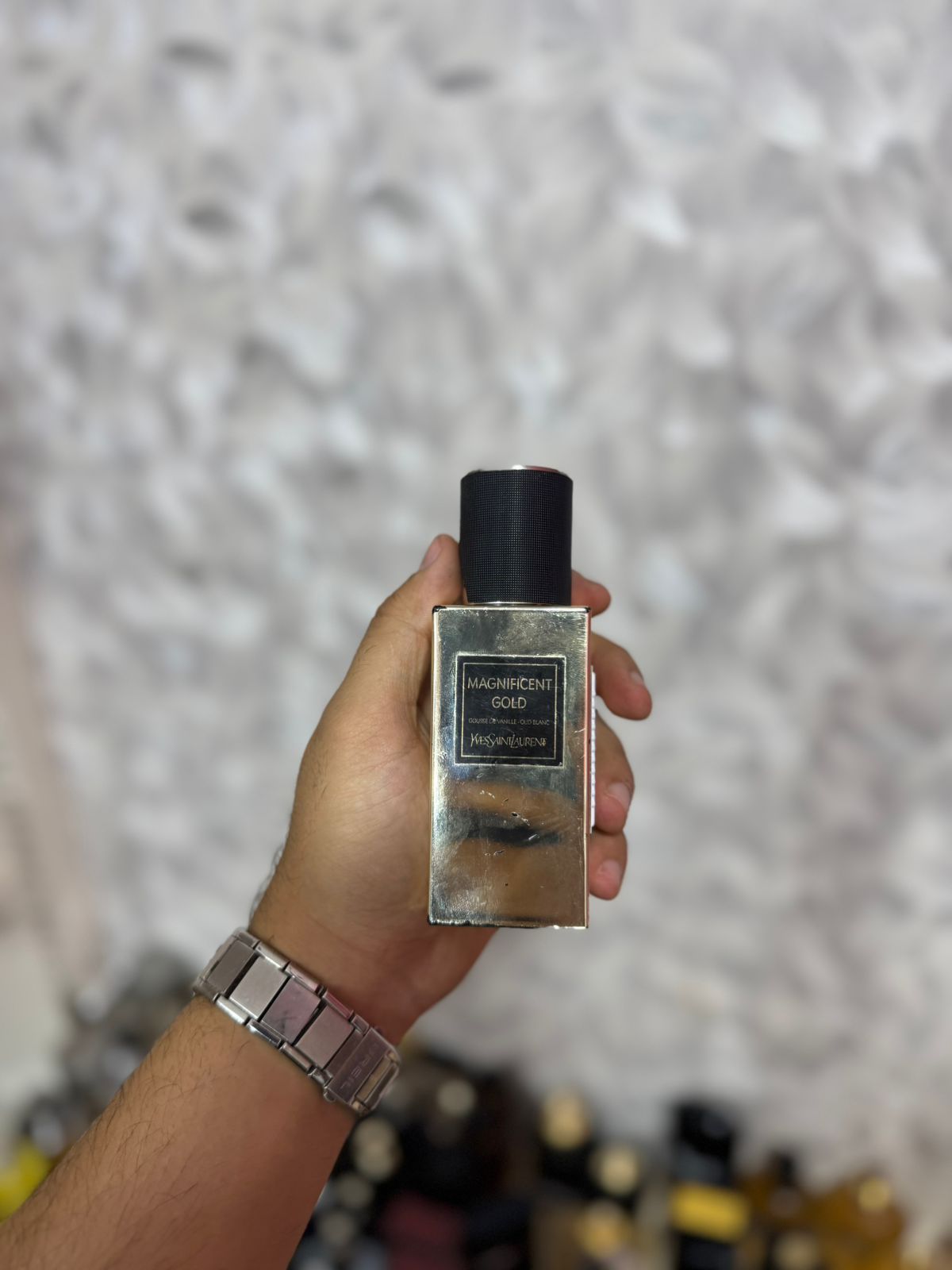 YSL magnigicent gold ( perfum complet sans amballage )