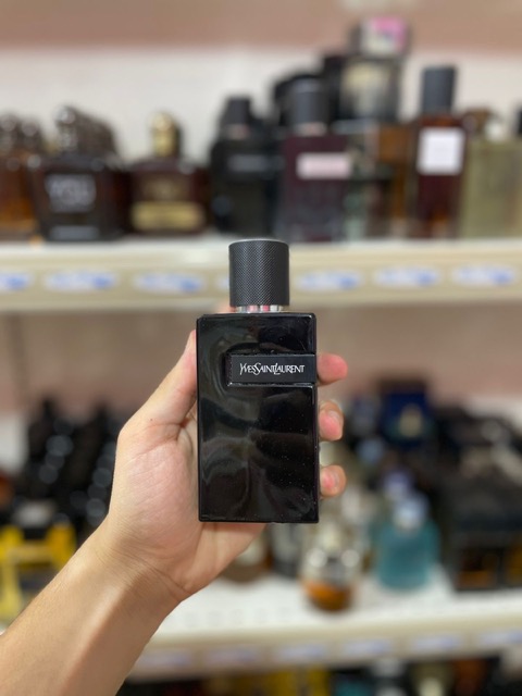 Y le parfum (complet sans emballage)