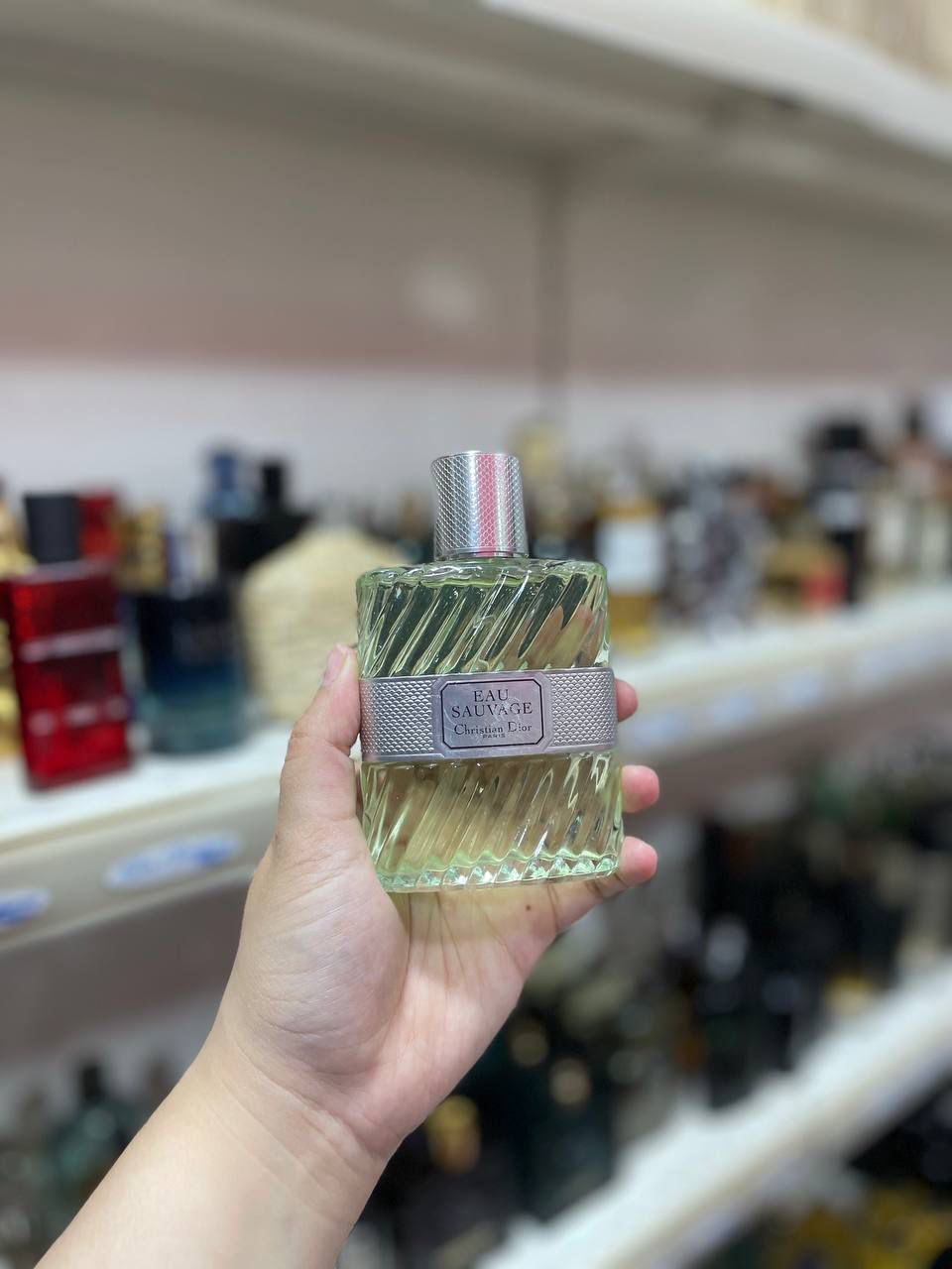 christian dior eau sauvage ( parfum complet sans emballage)