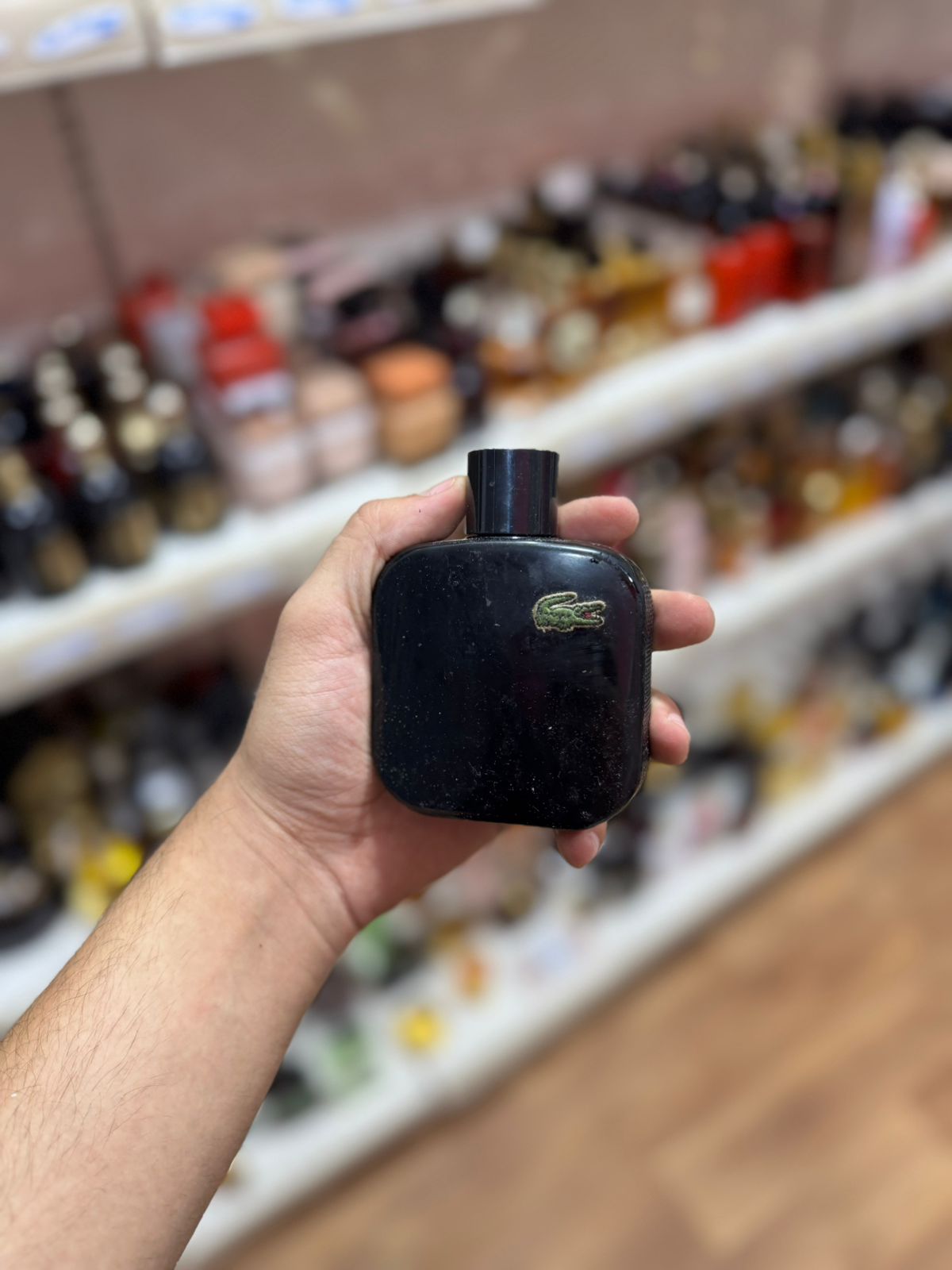 lacoste noir100ml(complet sans emballage)