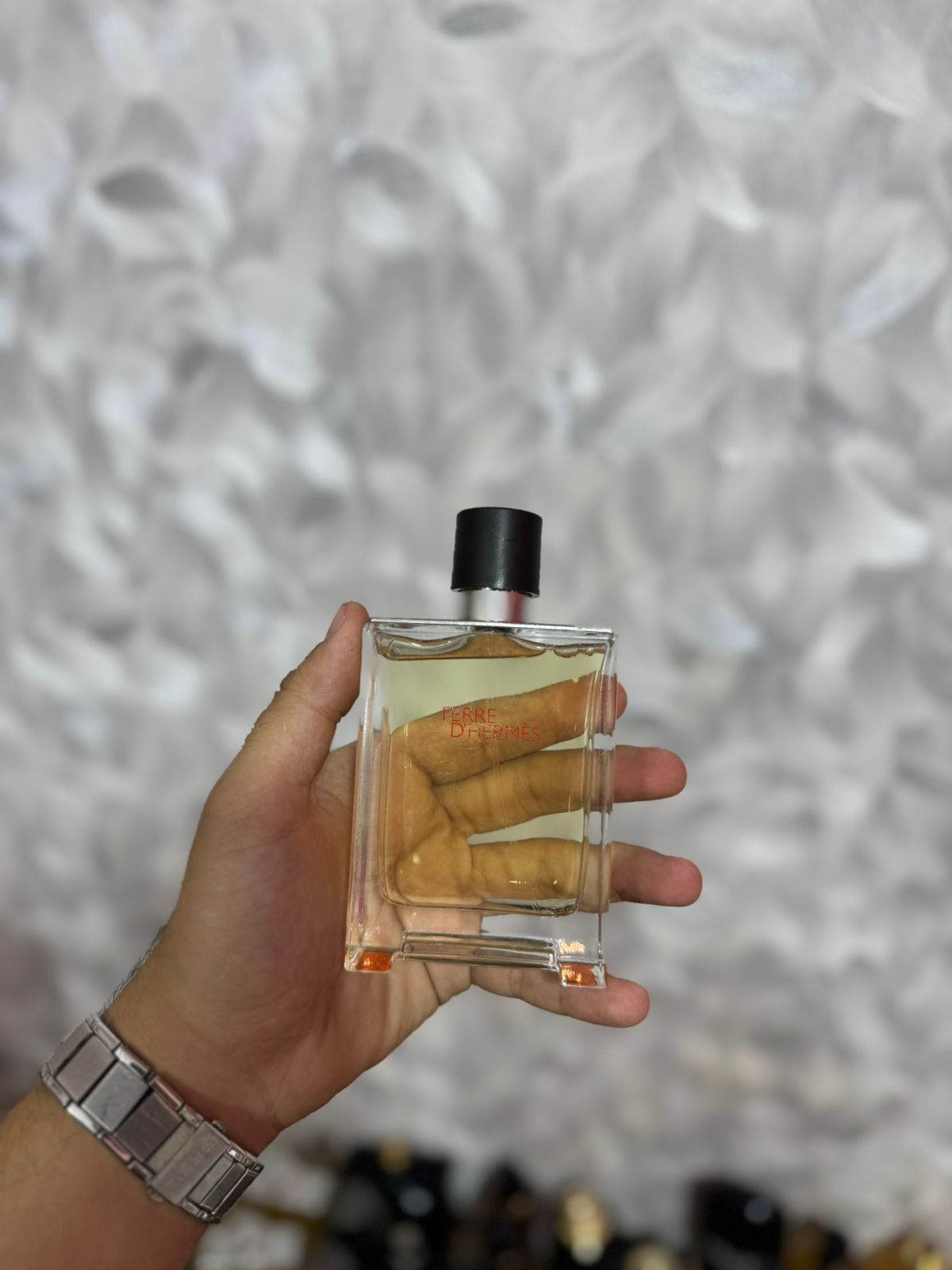 terre d hermes edt 100ml ( parfum complet sans emballage)