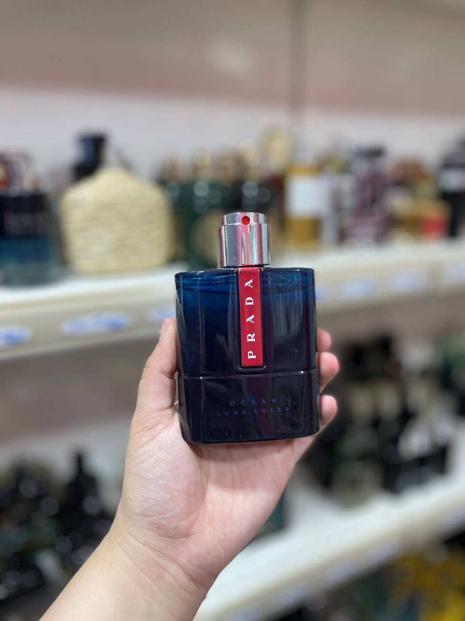 Prada Luna Rossa 100ml (Parfum complet sans emballage)