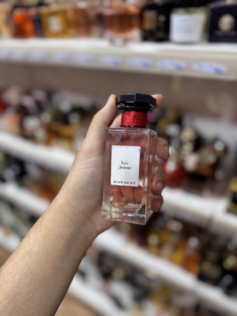 givenchy rose ardente (complet sans emba)