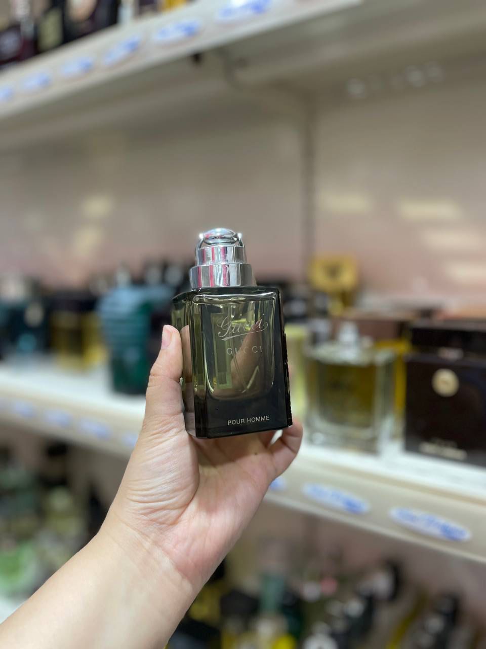 Gucci by gucci edt 90ml ( parfum complet sans emballage)