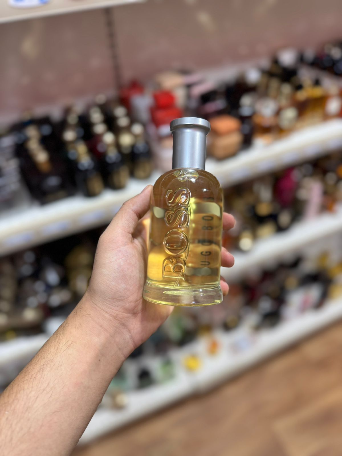 boss bottled edt 200ml(complet sans emballage)