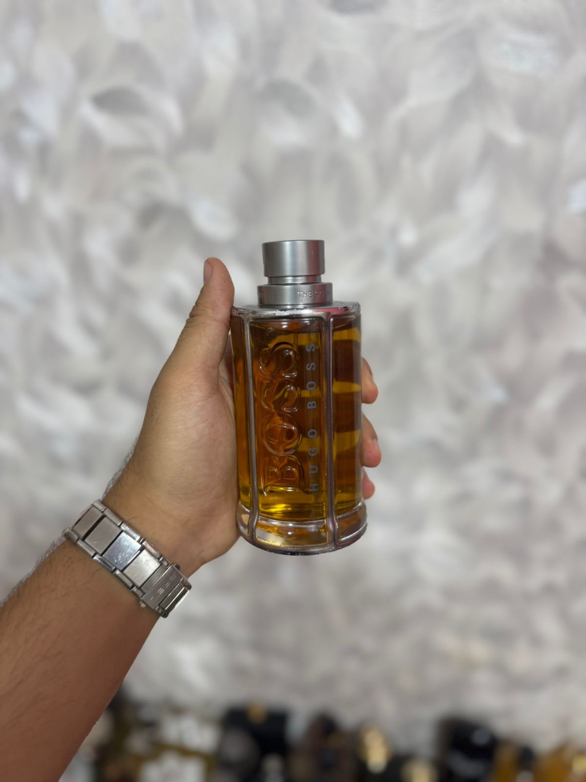 Hugo boss the scent 200ml (Parfum complet sans emballage)