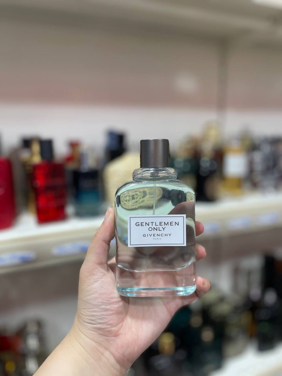 Givenchy - Gentlemen Only ( parfum complet sans emballage)