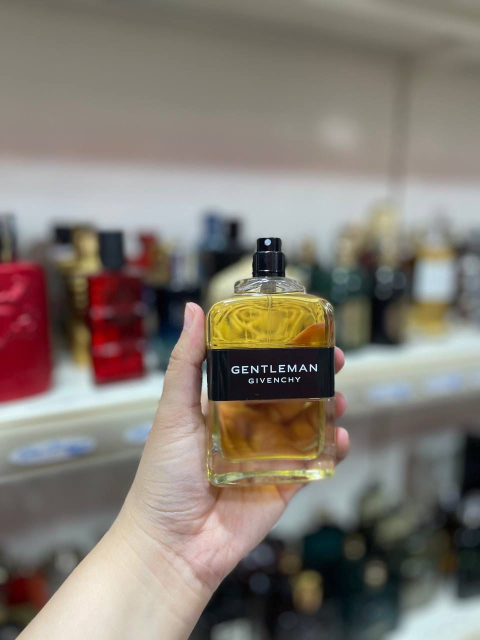 givenchy gentleman edt ( parfum complet sans emballage)