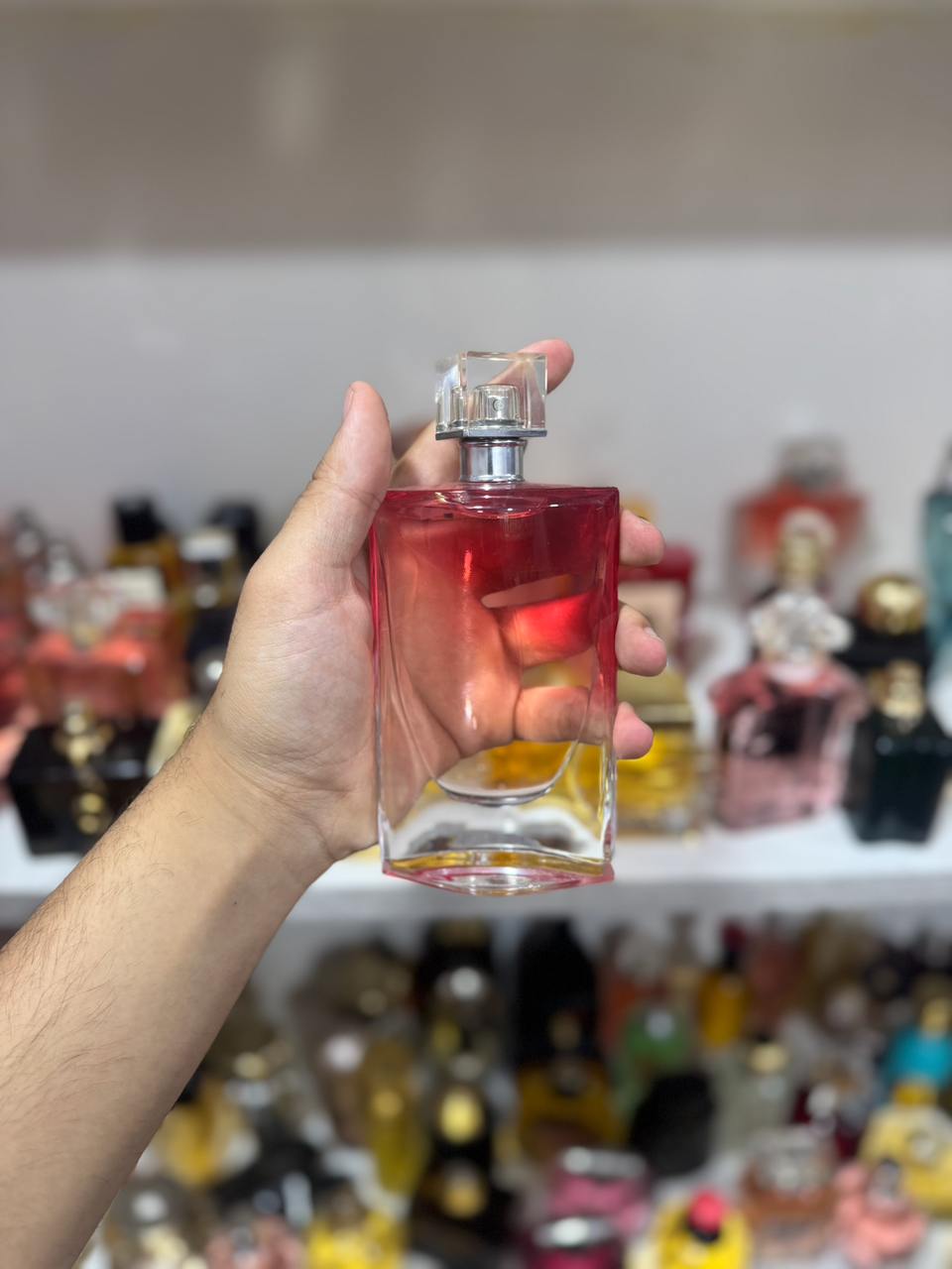 La vie est belle edt 100ml (Parfum complet sans emballage)