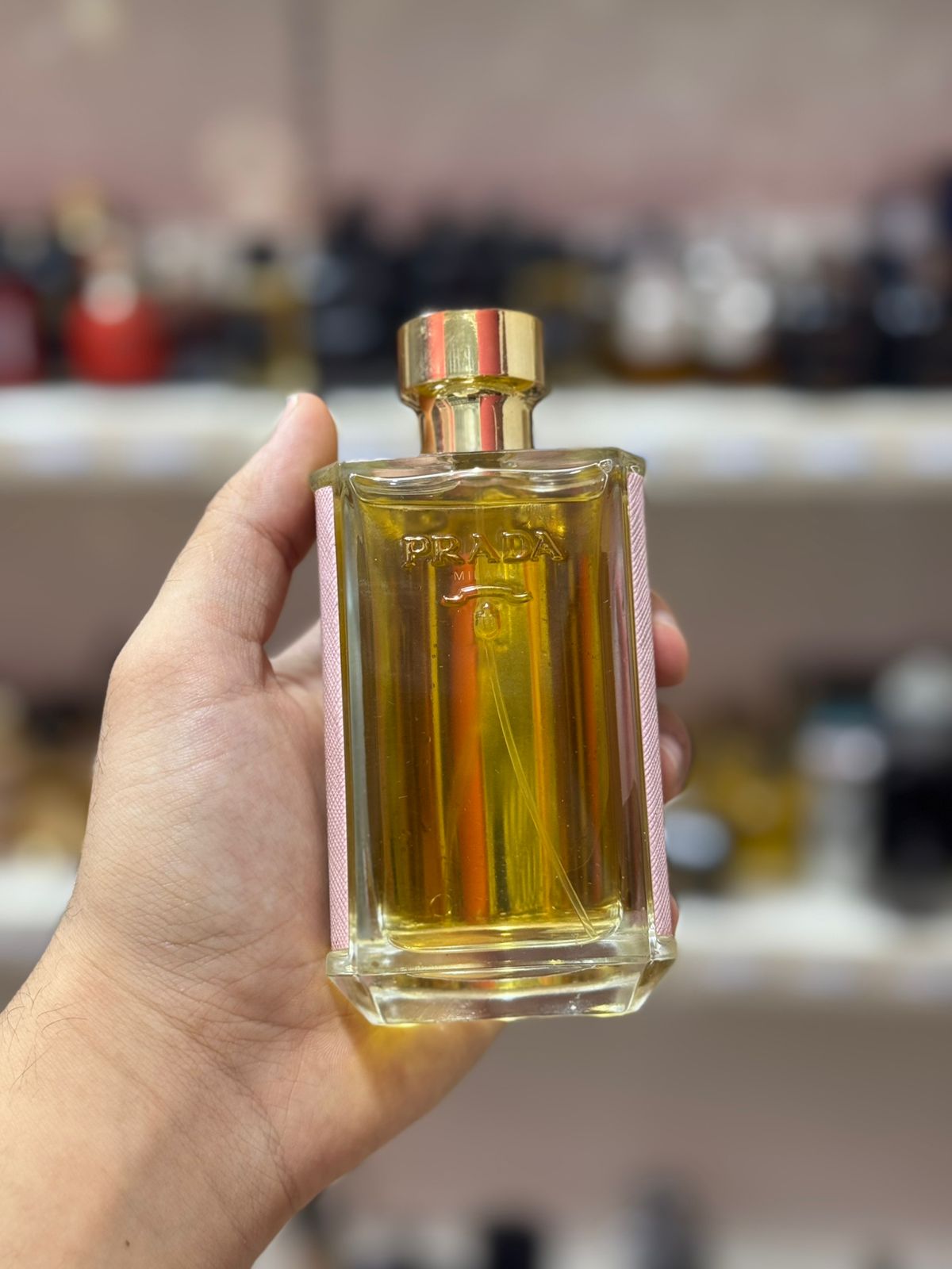 prada la femme 100ml  (complet sans emballage)