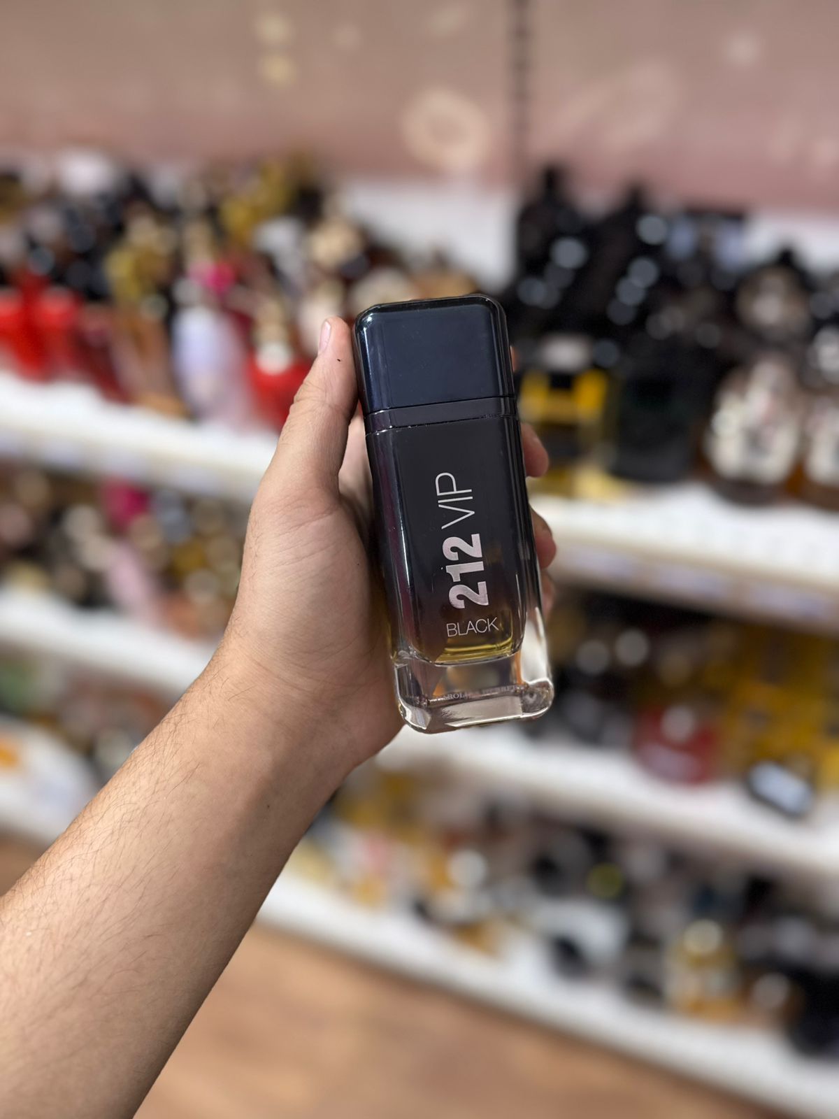 212 vip men 100ml(complet sans emballage)