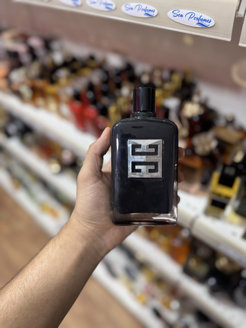 Givemchy society 200 ml (complet sans emballage)