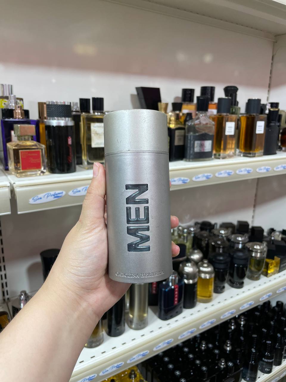 Carolina Herrera 212 Men 100ml (parfum complet sans emballage)
