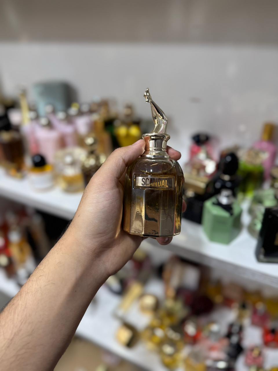 JEAN PAUL GAULTIER SCANDAL ABSOLU  ( perfum complet sans amballage )