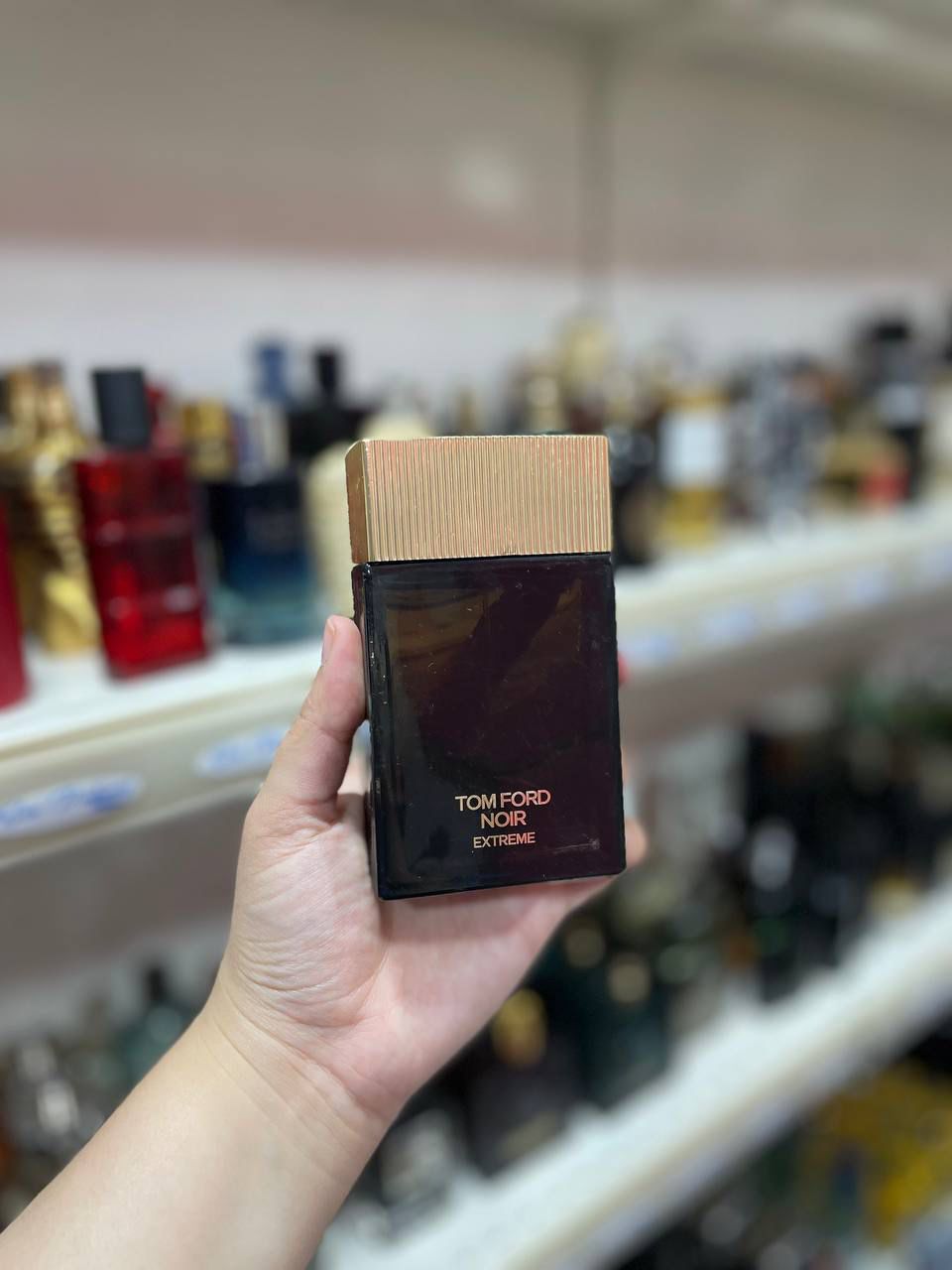 Tom Ford noir extreme ( parfum complet sans emballage)