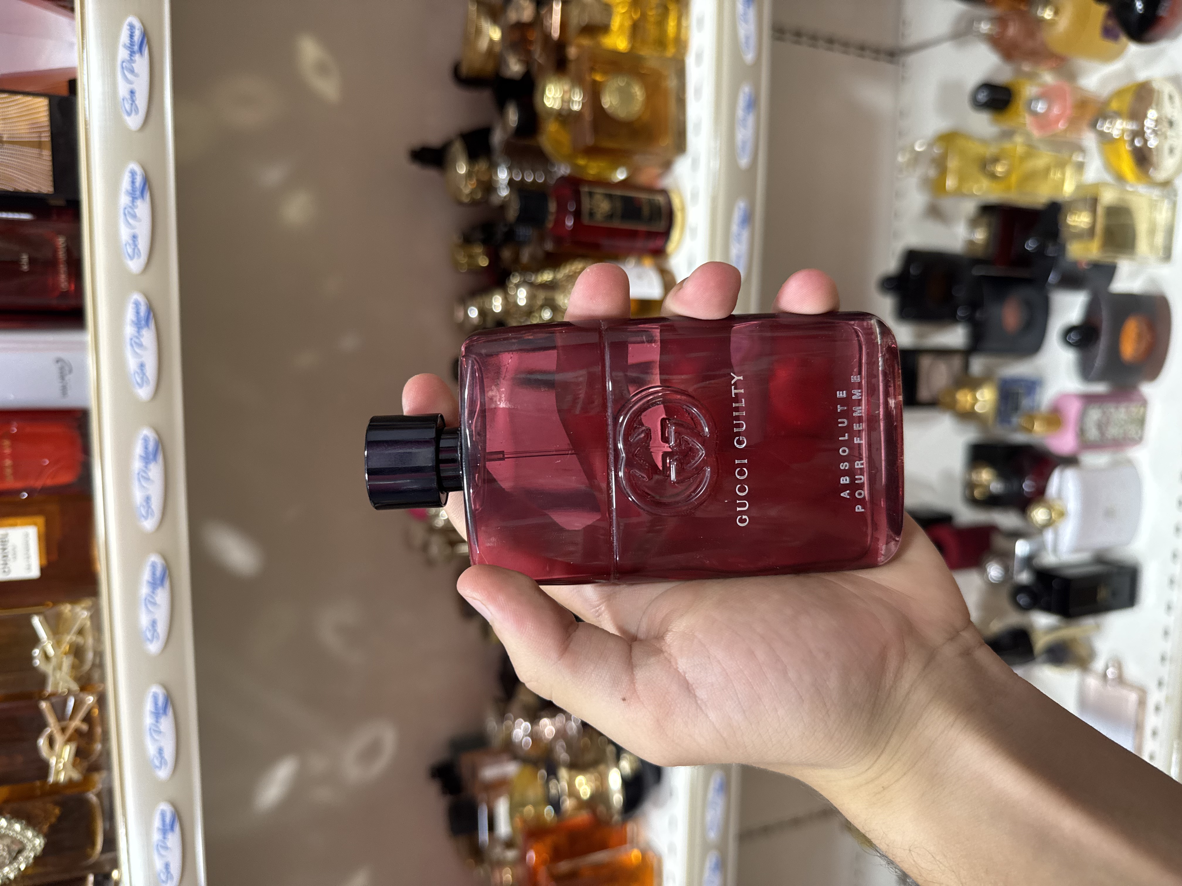 Guicci guilty absolute femme (complet sans emba)