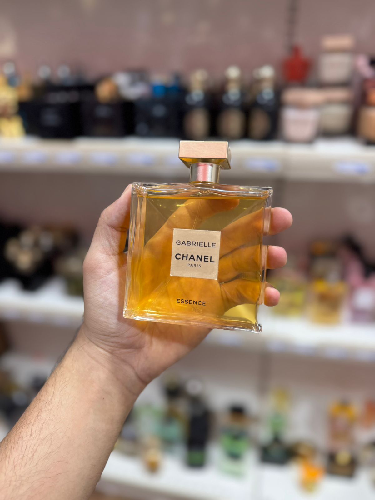 gabrielle essence 150 ml  (complet sans emballage)