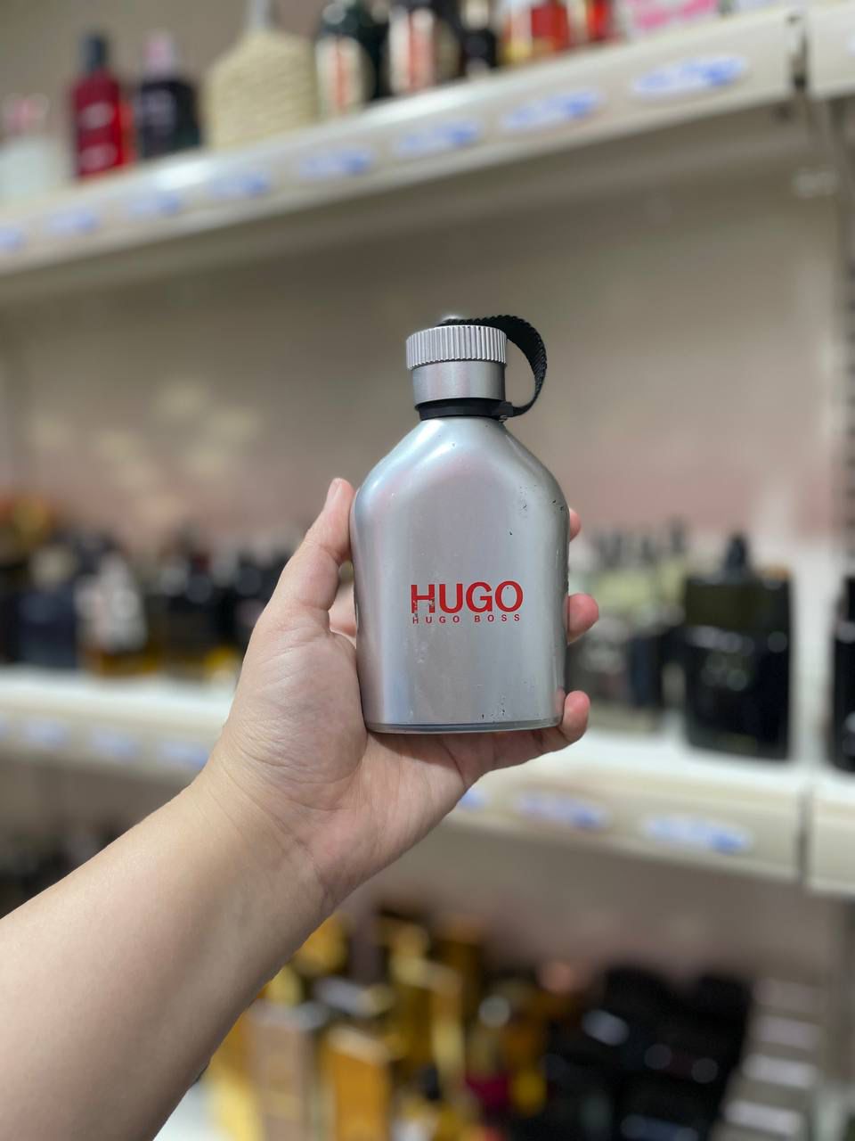 Hugo Iced EDT  75ml ( parfum complet sans emballage)