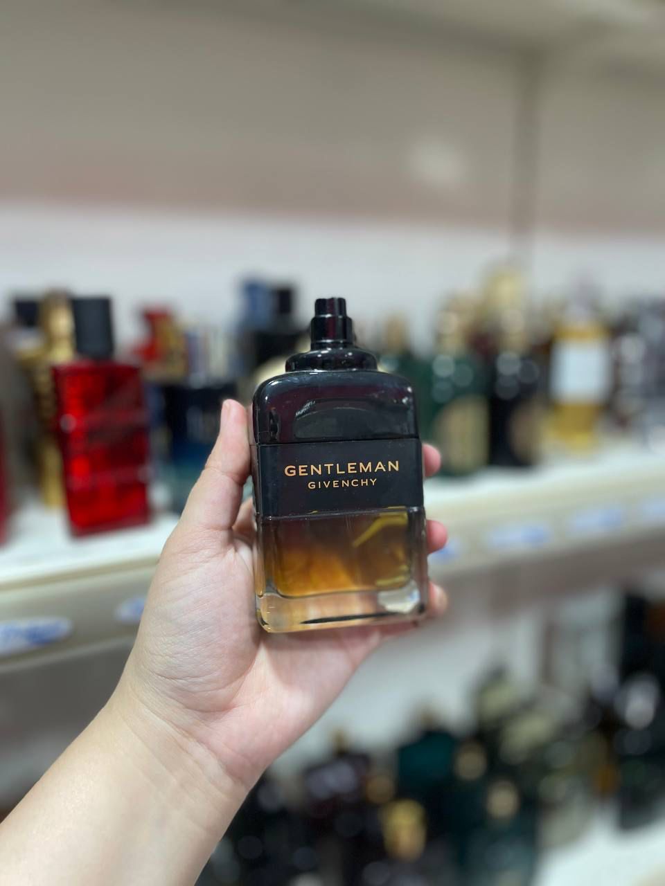 givenchy gentleman reserve privee ( parfum complet sans emballage)