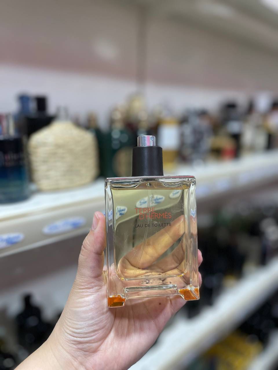 terre d hermes edt 100ml ( parfum complet sans emballage)