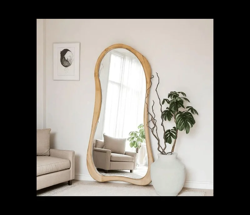 The Arcurva Mirror