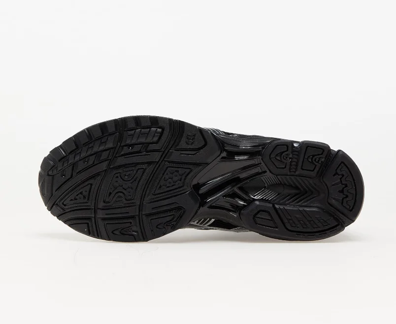 ASICS Gel-Kayano 14    Noir/Argent pur