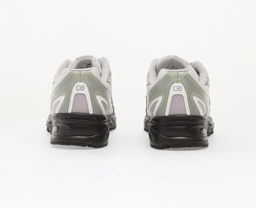 New Balance 740  Argent métallisé/ Nuage