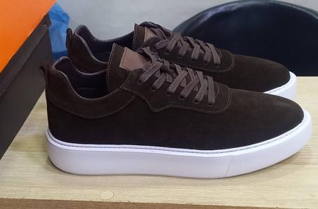 SNEKERS EN DAIM CUIR