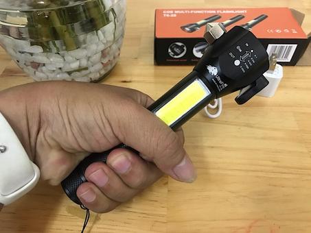 خمس اكسسوارات السيارة