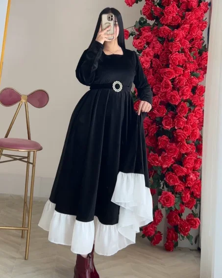 QUEEN`S DRESS