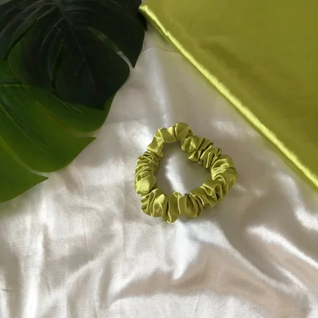 Chouchou en satin vert pistache Mini