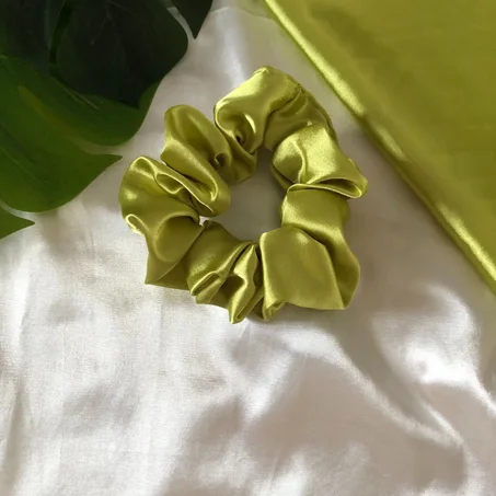 Chouchou en satin vert pistache Medium