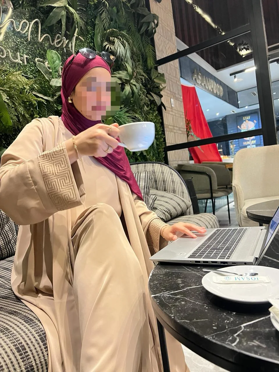 Oraya Abaya – chomokh