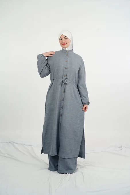 Ensemble نسائي محتشم وأنيق