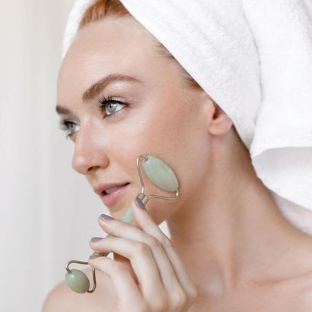 أدوات العناية بالبشرة