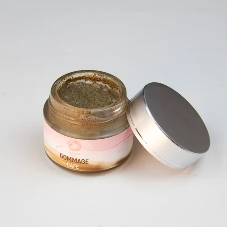 مقشر للوجه بالقهوة