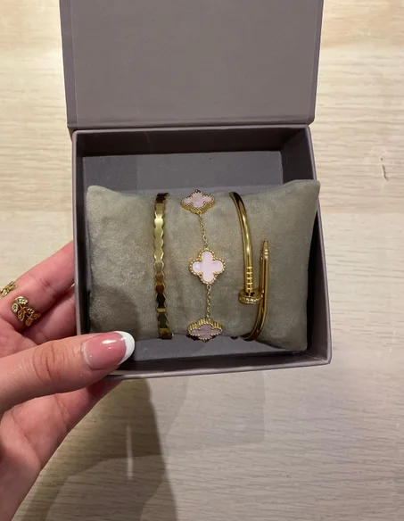 PACK - GOUREMETTE VAN CLEEF & BRACELET CARTIER & BRACELET CHAHDA