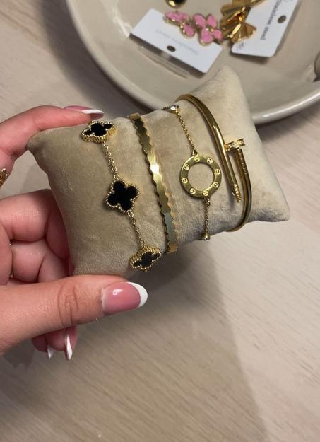 PACK - GOUREMETTE VAN CLEEF & GOUREMETTE CARTIER & BRACELET CARTIER & BRACELET CHAHDA