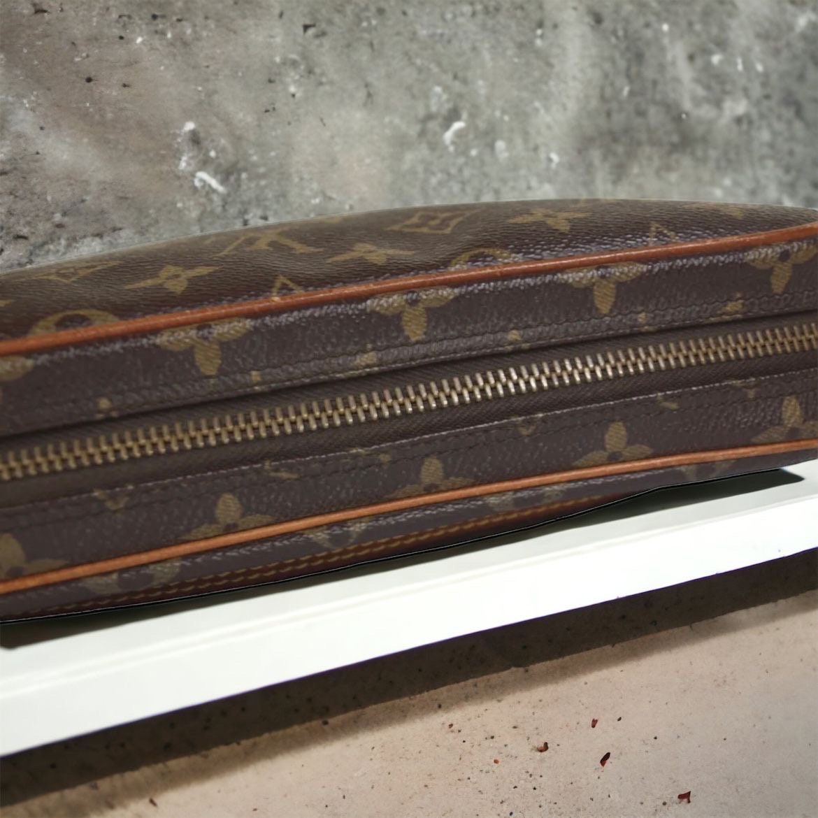 LOUIS VUITTON Marly Dragonne Clutch | Condition: Used