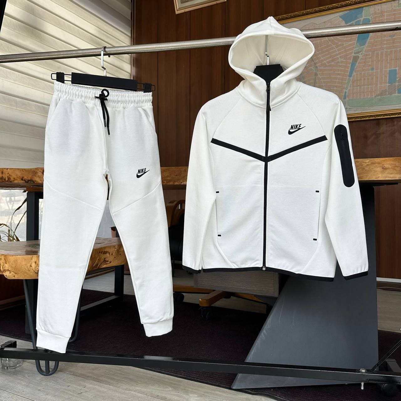 سيرفيت سبور برو Nike Tech Fleece – ستايل، راحة، وجودة فـ نفس الوقت