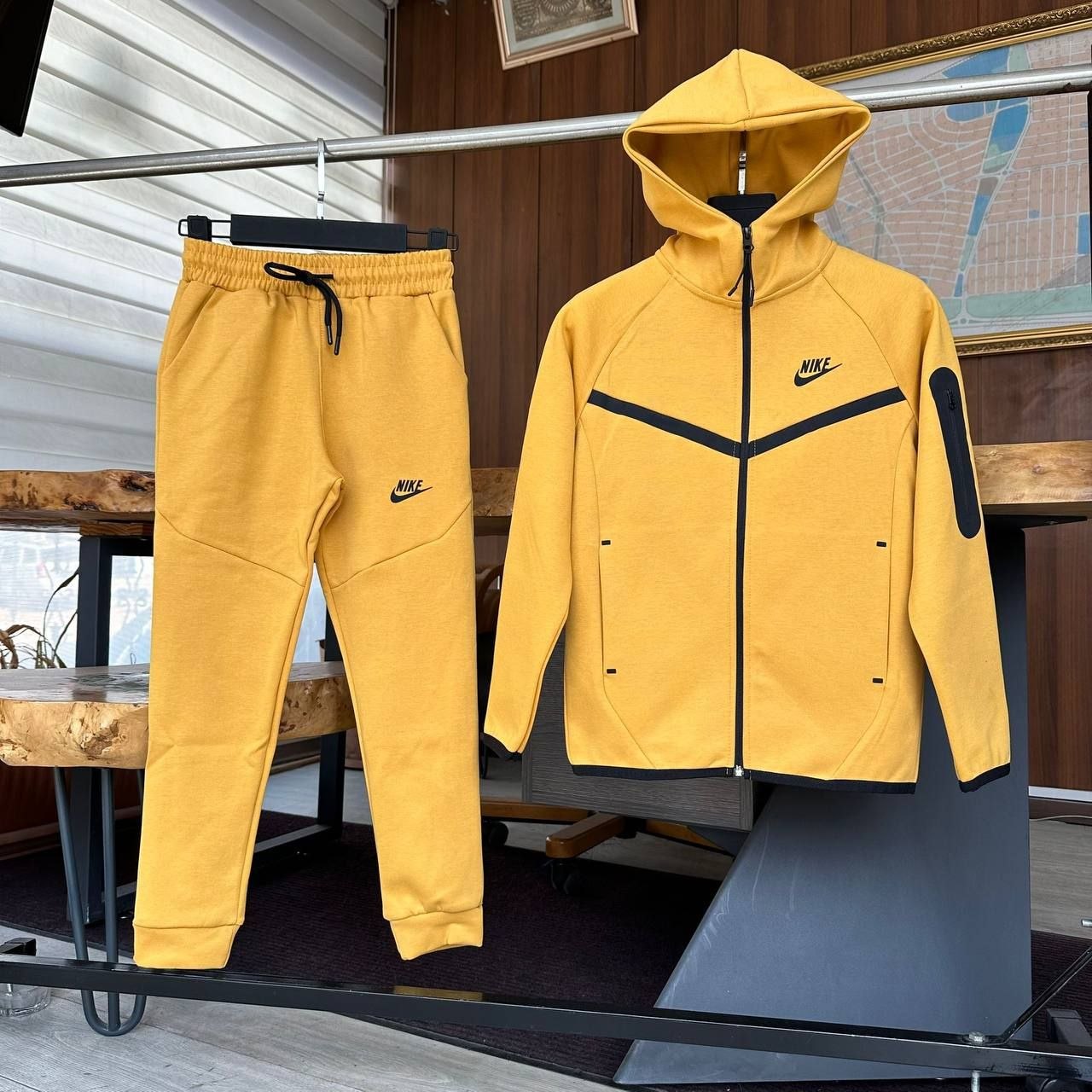 سيرفيت سبور برو Nike Tech Fleece – ستايل، راحة، وجودة فـ نفس الوقت