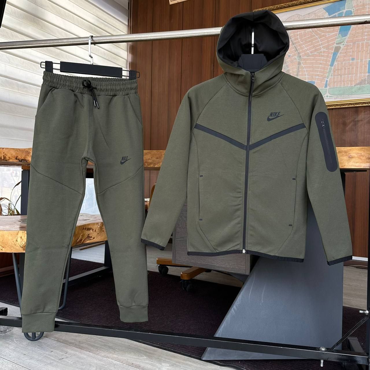 سيرفيت سبور برو Nike Tech Fleece – ستايل، راحة، وجودة فـ نفس الوقت