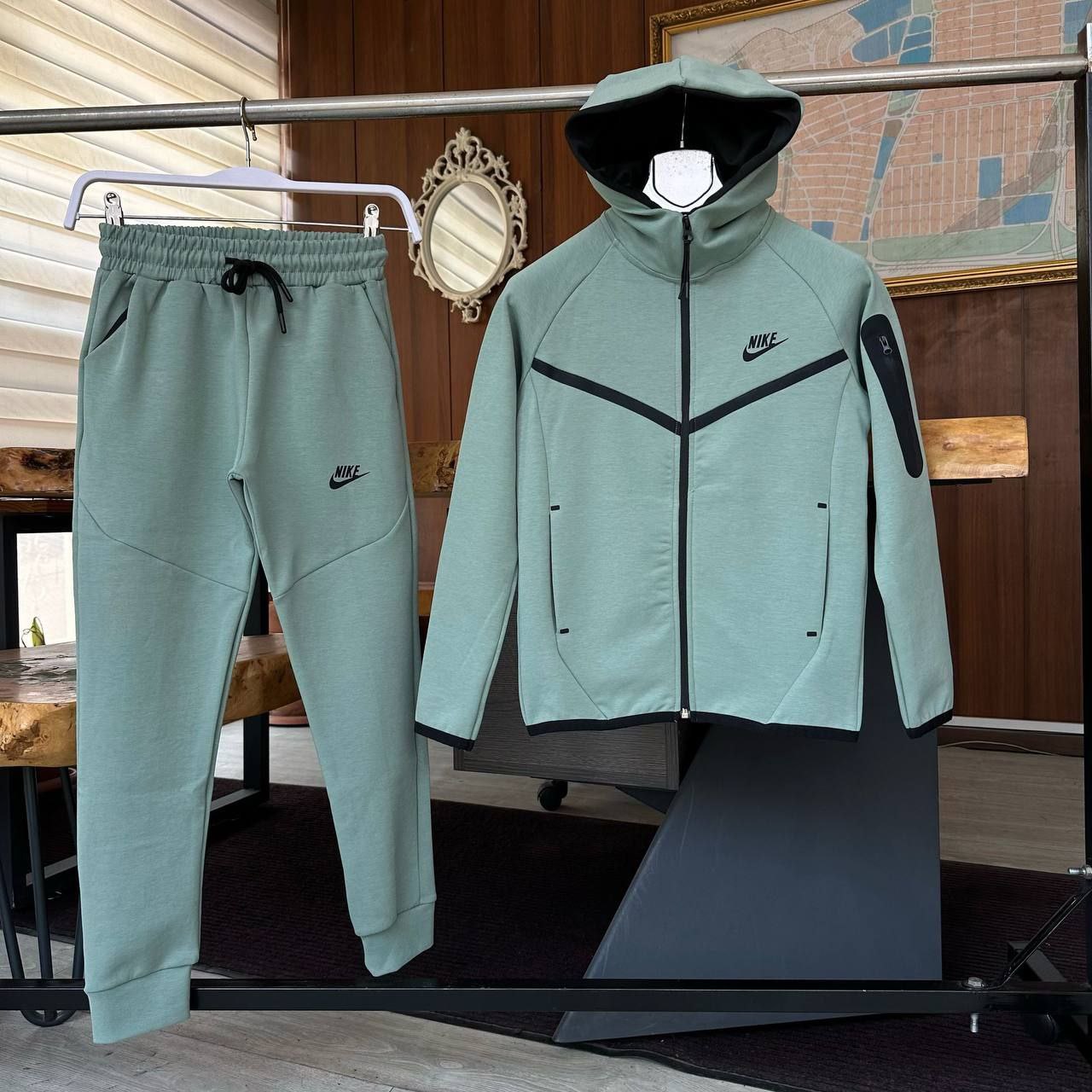 سيرفيت سبور برو Nike Tech Fleece – ستايل، راحة، وجودة فـ نفس الوقت